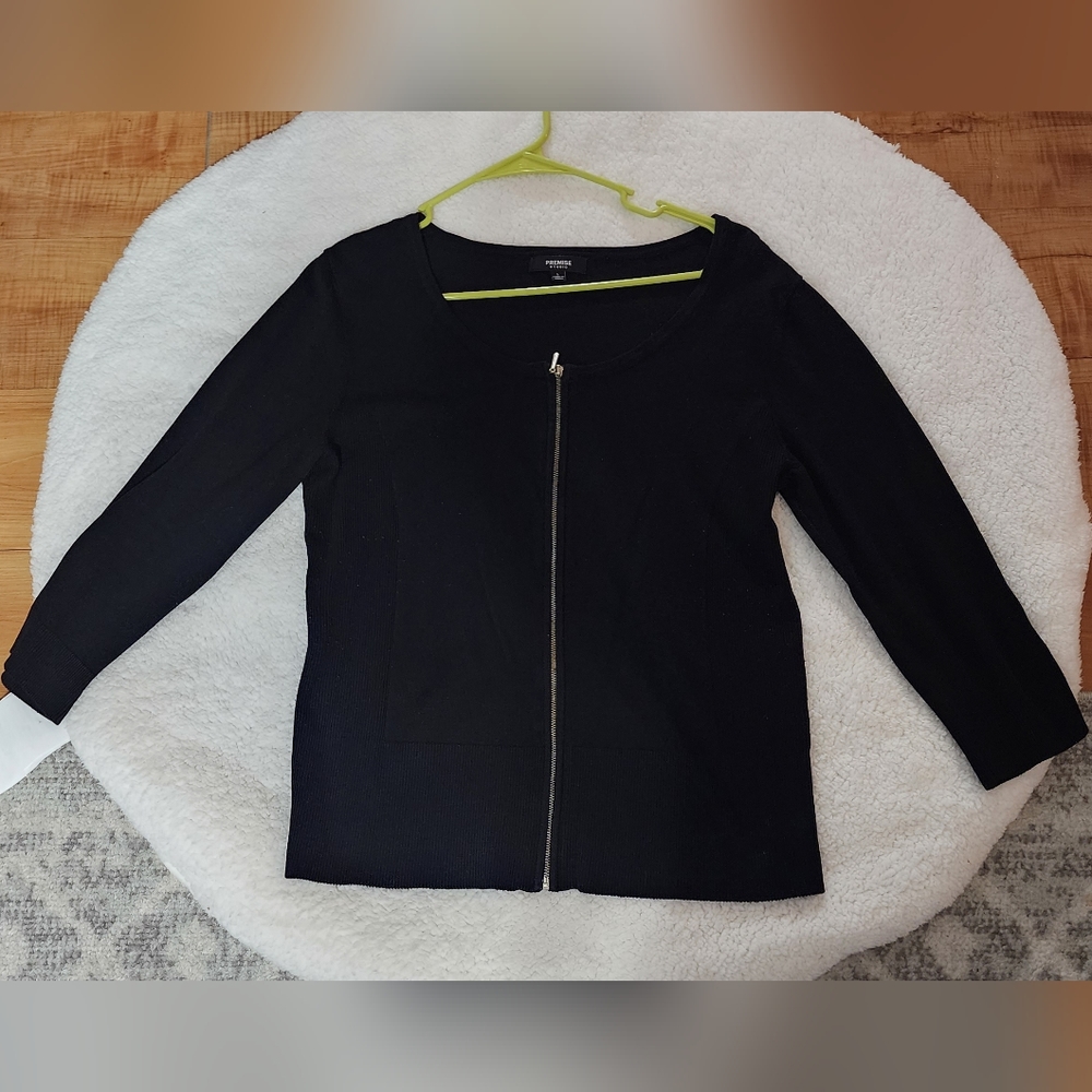 Quarter Sleeve Zip Up Blouse